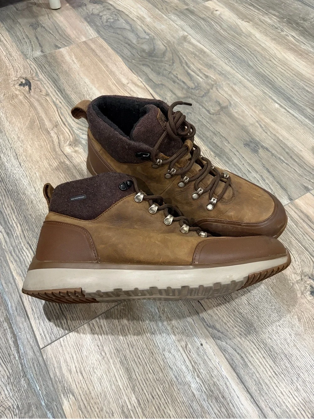 UGG Men’s Chestnut Brown Leather-Suede Outdoor Boots